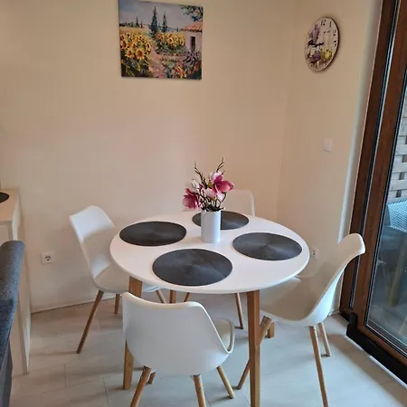 Beachfront Apartament Balatonfůzfő